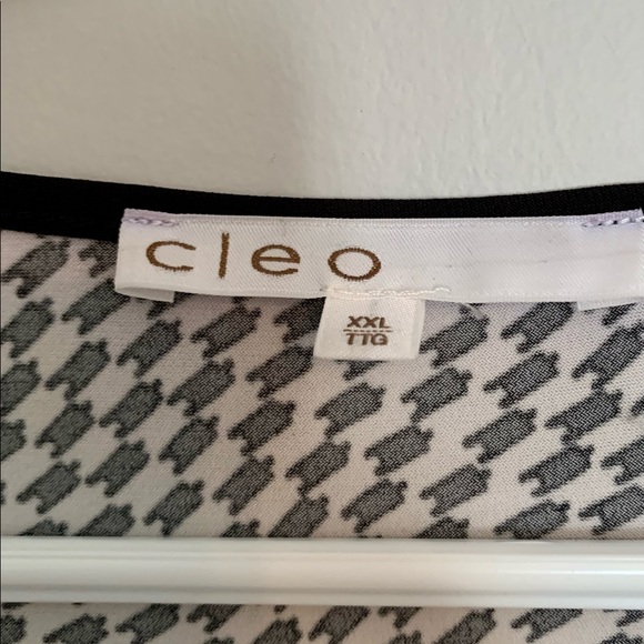 Cleo black and white houndstooth pattern blouse (XXL) - Picture 2 of 3